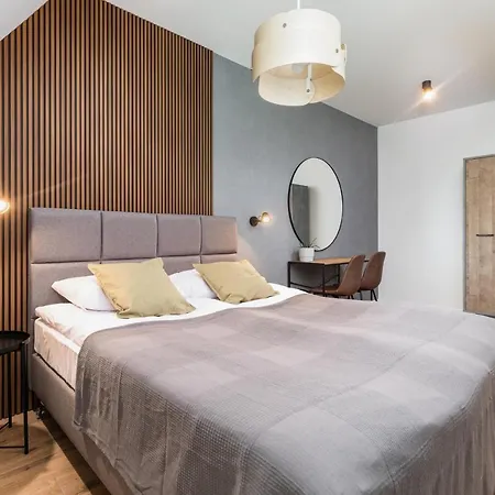 Apartament Old Town Black