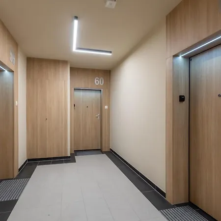 Old Town Black Lejlighed