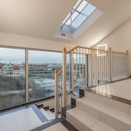 Old Town Black Lejlighed